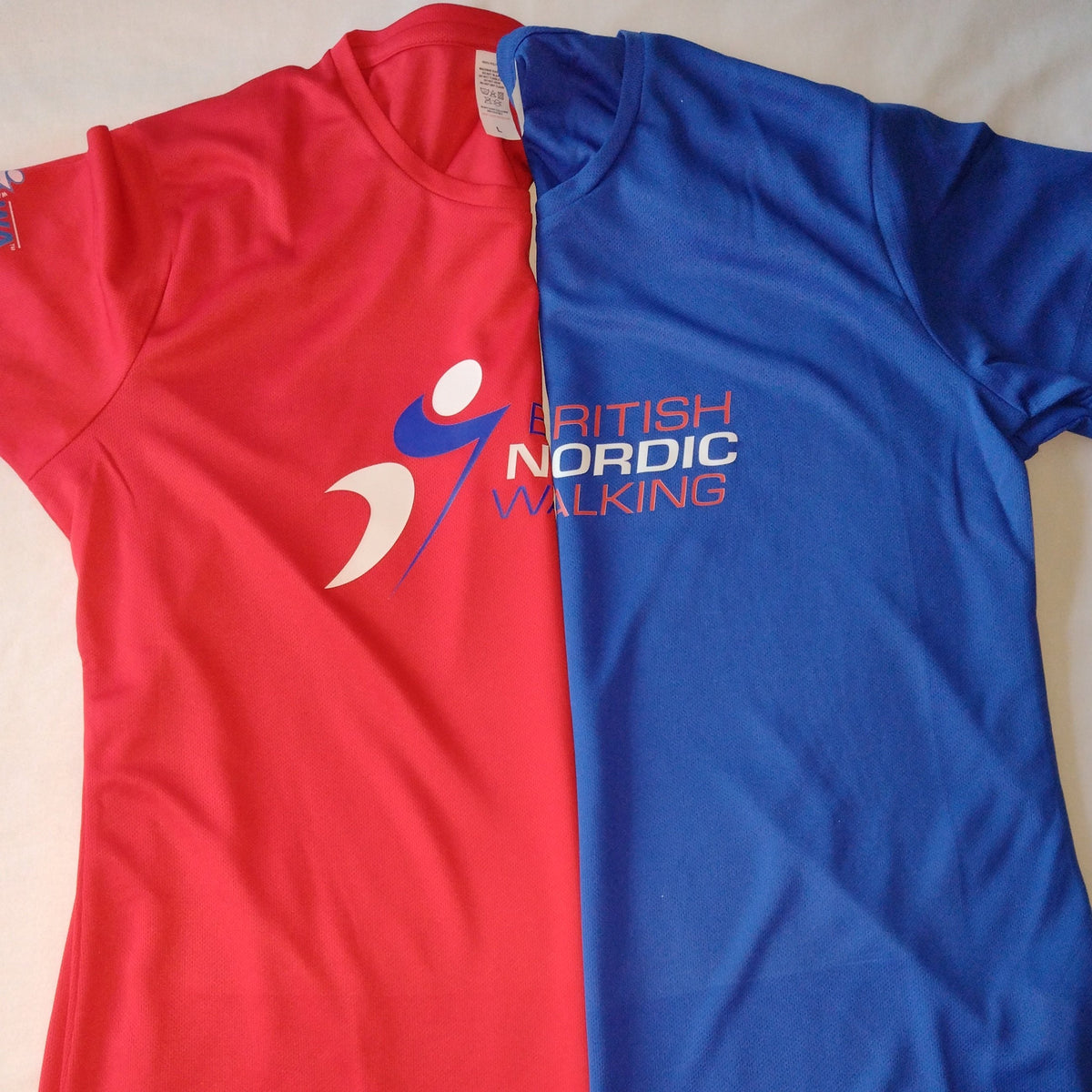 BNW T-shirt (red or blue)